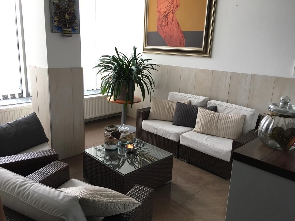 Hotel Limba Ctt Твърдошин Екстериор снимка