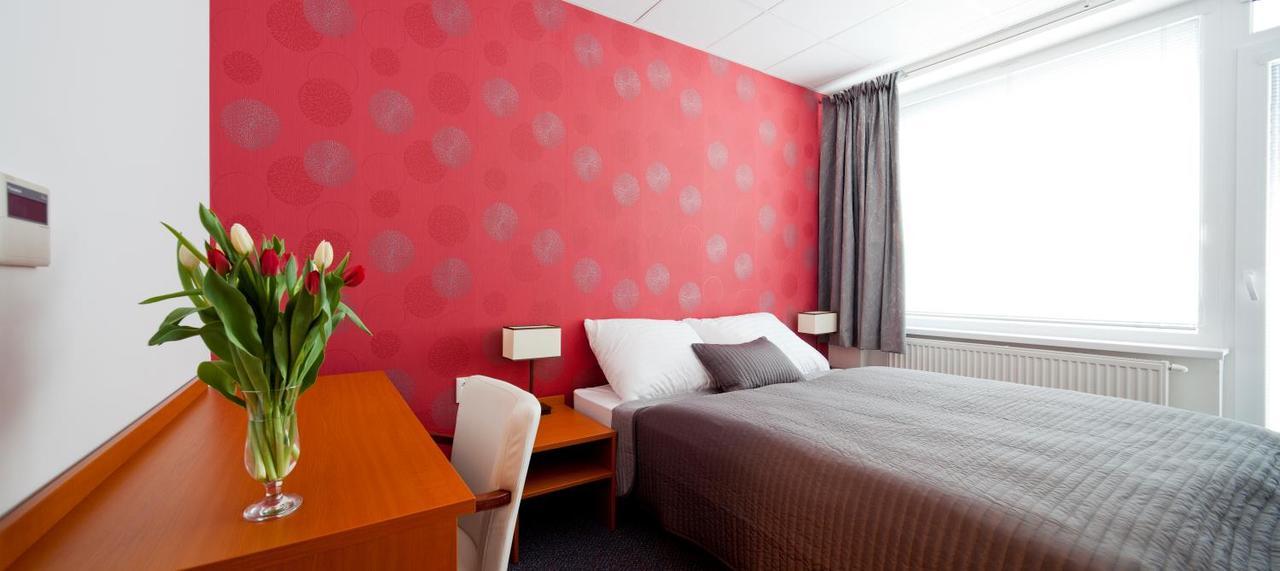 Hotel Limba Ctt Твърдошин Екстериор снимка