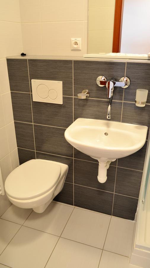 Hotel Limba Ctt Твърдошин Екстериор снимка
